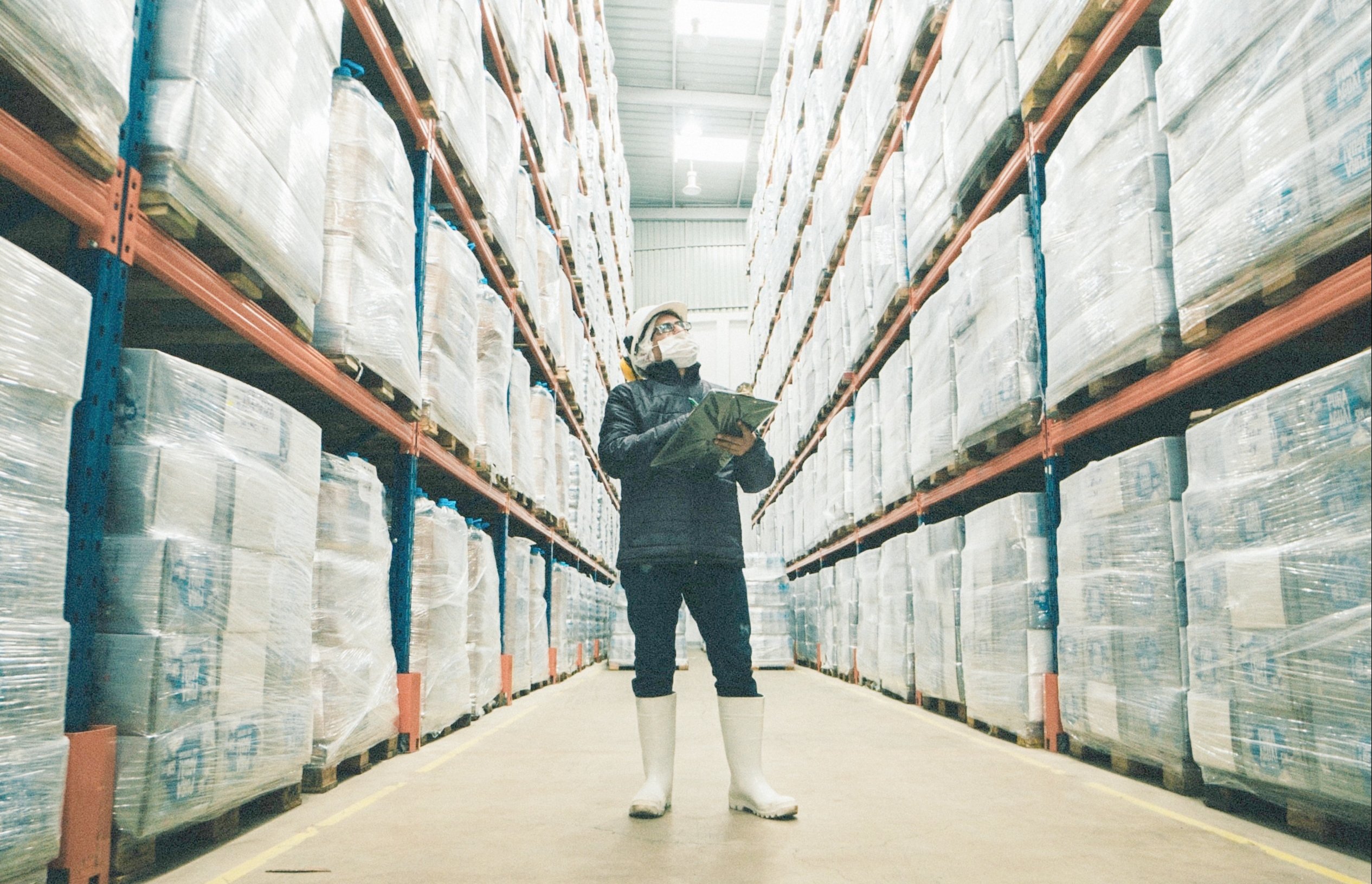 How To Balance Efficiency With Social Distancing In Your Warehouse